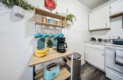 Euclid Apartment | 2 Bedroom 1 Bath Apartment in Euclid