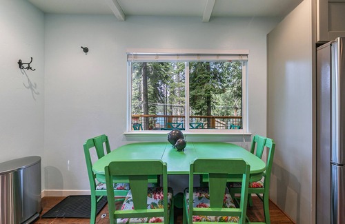 Truckee Cabin | 2 bedroom, 1 bath, sleeps 4. West End of Donner Lake: DLR#031
