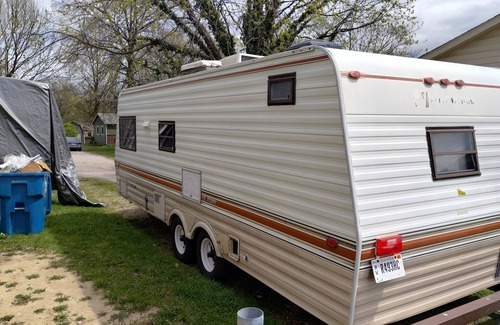 Wayne House | 2-bedroom 1985 Yellowstone min from Indianapolis motor speedway and airport.