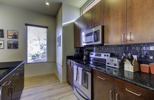 Downtown Memphis Condo | 2 bedroom/2.5 bath Memphis Condo - Prime Downtown Location! Newly Renovated