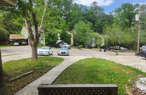 Tallahassee House | 2 Bedroom 2.5 Bath Near Tallahassee Memorial and Downtown