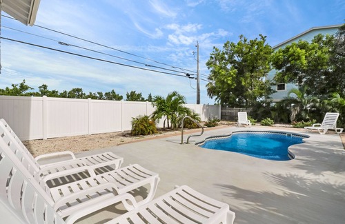 Little Torch Key House | 2 Bedroom 2 Bathroom Home with Private Pool Walking Distance to a Water View