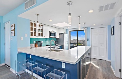 North Beach Haven Condo | 2 bedroom 2 bath 3rd floor Fishery Condo with fabulous ocean views