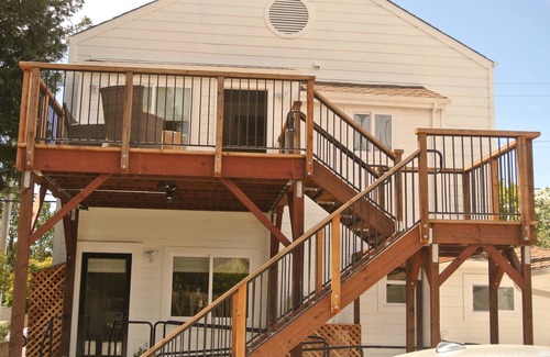 Sonoma Apartment | 2 bedroom/2 bath Apartment with balcony downtown Sonoma