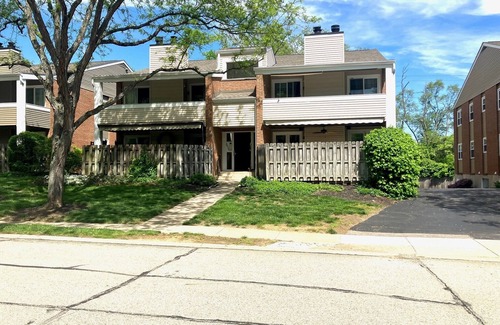 Hyde Park Condo | 2 Bedroom 2 Bath Condo In East Hyde Park on Wasson Way Trail with Pool