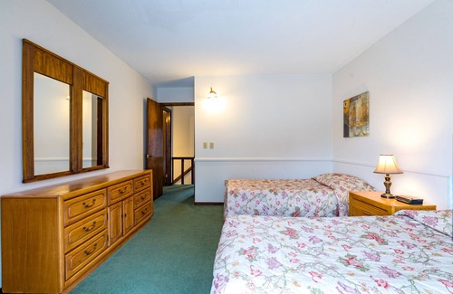 DuBois Condo | 2 Bedroom, 2 Bath Condo in Lakeside Resort Community (1 Queen & 2 Twin Beds)