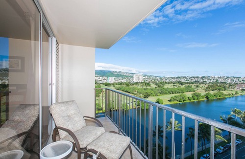 Waikiki Condo | 2 Bedroom, 2 Bath Condo With Mountain And Water Views In The Heart Of Waikiki