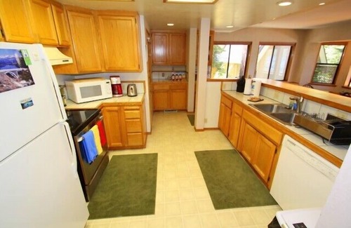 Truckee House | 2 bedroom, 2 bath, sleeps 6. Donner Lakefront with private dock DLR#033