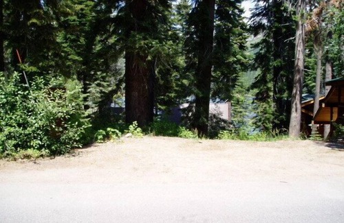 Truckee House | 2 bedroom, 2 bath, sleeps 6. Donner Lakefront with private dock DLR#033