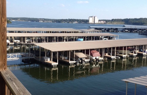 Village of Four Seasons Condo | 2 Bedroom 2 Bath Southwood Shores Lake Front-Great View-Easy Access-WiFi