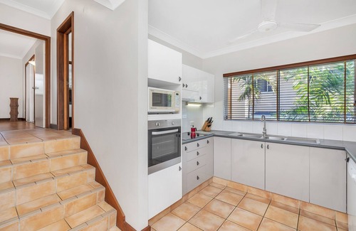 Clifton Beach Apartment | 2 Bedroom 2 Bathroom Beachfront Apartment in Clifton Beach