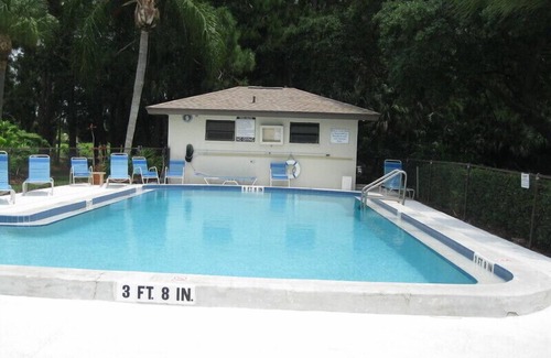 The Meadows Apartment | 2 Bedroom 2 Bathroom Condo with Lovely Lanai overlooking the 16th hole with two lakes