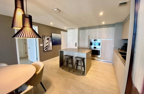 Hollywood South Central Beach Hotel | 2 bedroom 2 bathroom apartment/Ocean view/UNIQUE UNIT PARKING & RESORT INCLUDED