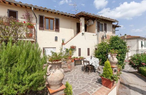 Montefoscoli House | 2 bedroom accommodation in Montefoscoli