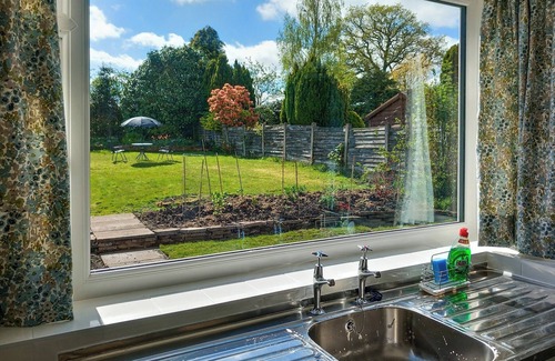 Biddulph Cottage | 2 bedroom accommodation in Stoke-on-Trent