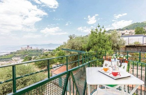 Piazza Roma Apartment | 2 bedroom accommodation in Lettere -NA-