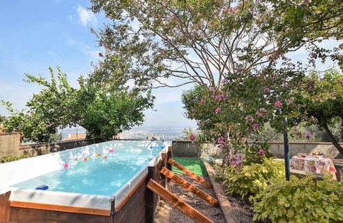 Piazza Roma Apartment | 2 bedroom accommodation in Lettere -NA-