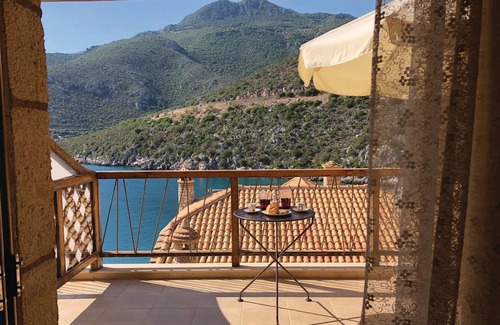 Arkadiko Chorio Apartment | 2 bedroom accommodation in Varia Kinouria