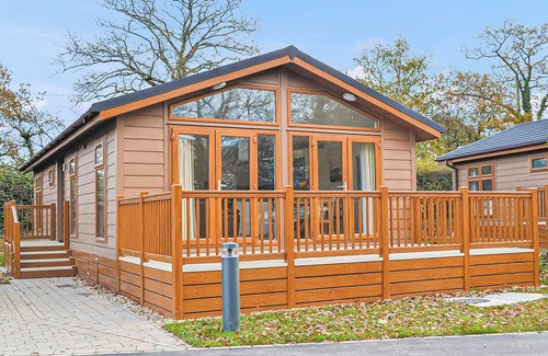 Holton Heath Ski Chalet | 2 bedroom accommodation in Holton Heath
