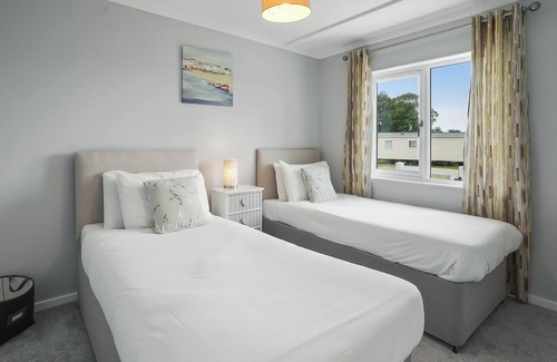 Oulton Broad House | 2 bedroom accommodation in Oulton Broad