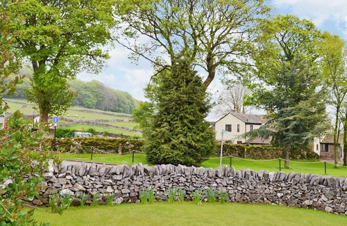 Peak District Cottage | 2 bedroom accommodation in Peak Forest, near Buxton