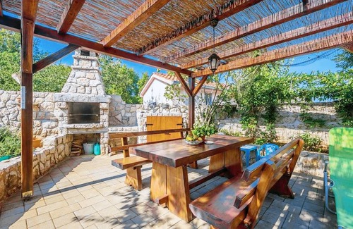 Rasopasno House | 2 bedroom accommodation in Malinska