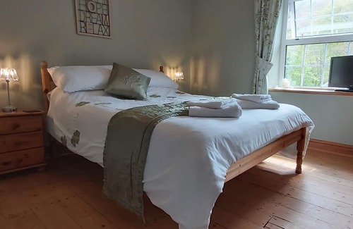 Llanbrynmair Cottage | 2 bedroom accommodation in Dolfach, near Llanbrynmair