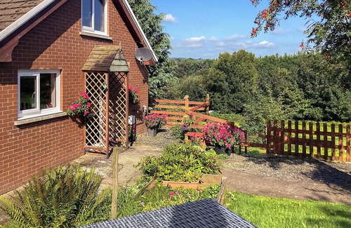 Llanybydder Cottage | 2 bedroom accommodation in Pencarreg, near Llanybydder