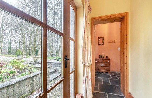 Llanybydder Cottage | 2 bedroom accommodation in Llanwenog, near Llanybydder