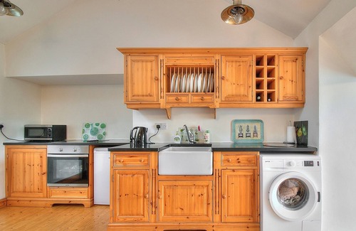 Tyn-y-Gongl Cottage | 2 bedroom accommodation in Nr Benllech