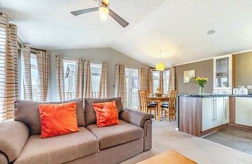 Ashby Woulds Cabin | 2 bedroom accommodation in Overseal, Nr Ashby-de-la-Zouch