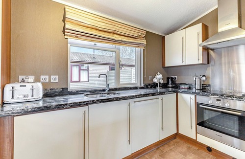 Ashby Woulds Cabin | 2 bedroom accommodation in Overseal, Nr Ashby-de-la-Zouch