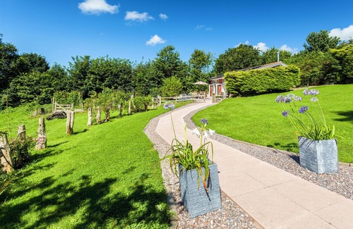 Barnstaple Cabin | 2 bedroom accommodation in Braunton, near Barnstaple