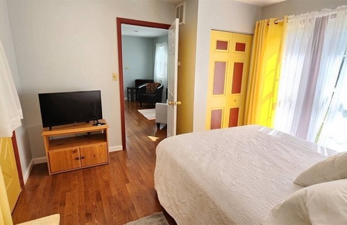 Bentonville Cabin | 2 bedroom accommodation in Bentonville