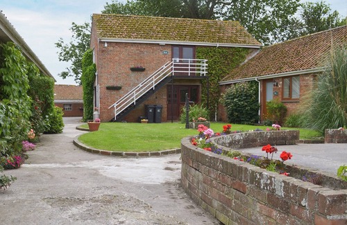 East Huntspill Cottage | 2 bedroom accommodation in East Huntspill, near Highbridge