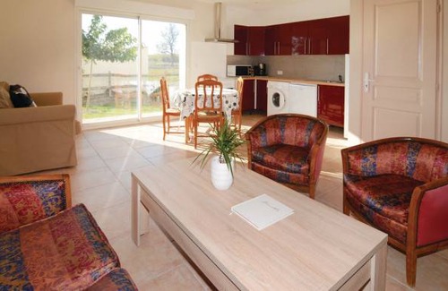 Le Sambuc House | 2 bedroom accommodation in Le Sambuc