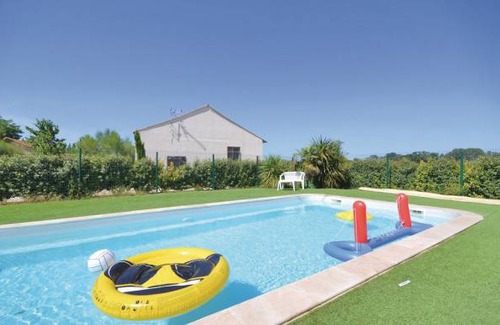 Le Sambuc House | 2 bedroom accommodation in Le Sambuc