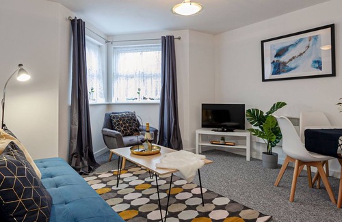 Coventry Cottage | 2 bedroom accommodation in Coventry