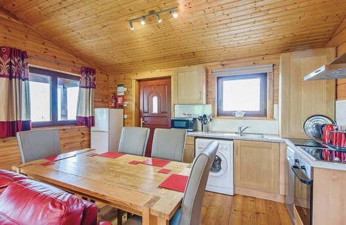 Caersws Ski Chalet | 2 bedroom accommodation in Llandinam, Powys