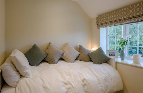 North Creake Cottage | 2 bedroom accommodation in North Creake, near Wells-next-the-Sea
