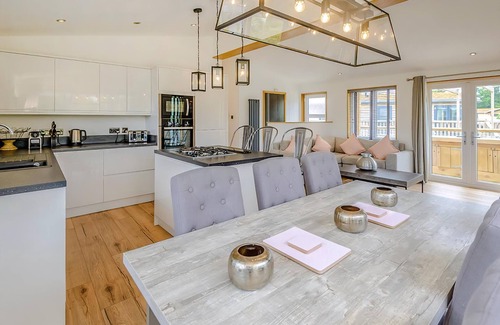 Newbury Ski Chalet | 2 bedroom accommodation in Newbury