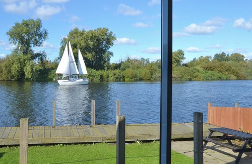 Brundall Cottage | 2 bedroom accommodation in Brundall, near Norwich