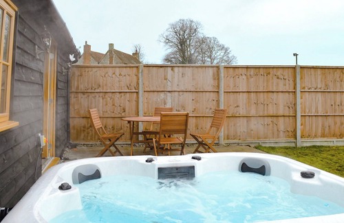 Denton Cottage | 2 bedroom accommodation in Alkham, near Dover
