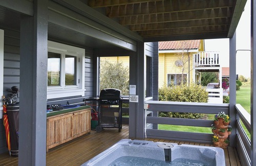 Hopton Cottage | 2 bedroom accommodation in Fritton, near Great Yarmouth