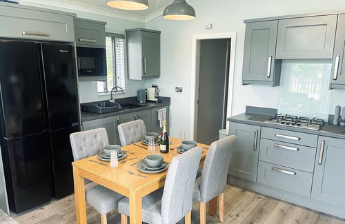 Llansantffraed Cabin | 2 bedroom accommodation in Llanon
