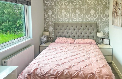 Llansantffraed Cabin | 2 bedroom accommodation in Llanon