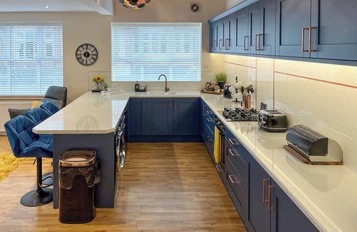 Edwinstowe Cottage | 2 bedroom accommodation in Edwinstowe, near Mansfield
