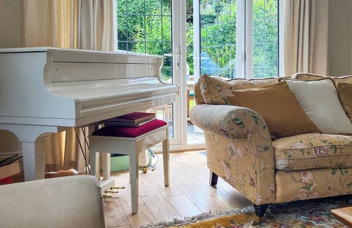 Wooburn Moor Cottage | 2 bedroom accommodation in Penn