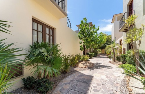 Nopolo House | 2 Bedroom and 2 bathroom Home with Water Views