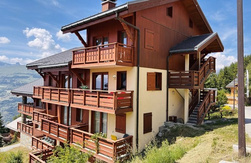 Vallandry Apartment | 2-bedroom apartment for 6 with balcony in Vallandry - Pets allowed